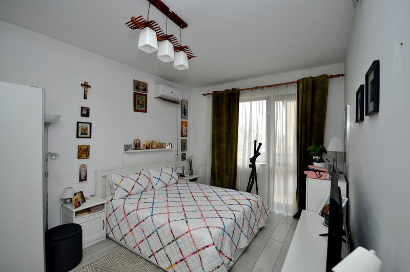 Drumul Taberei Ghencea Drumul Cooperativei garsoniera etaj 1, bloc nou