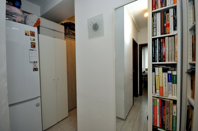 Drumul Taberei Ghencea Drumul Cooperativei garsoniera etaj 1, bloc nou